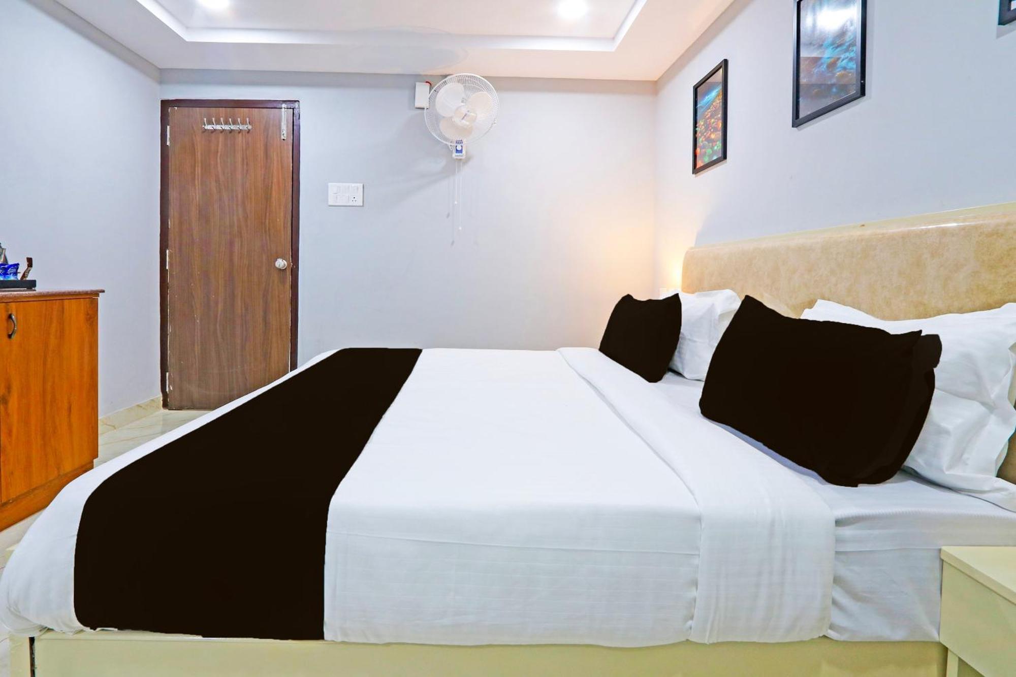 Super Townhouse Qualia Elite S R Nagar Hotel ไฮเดอราบัด ภายนอก รูปภาพ